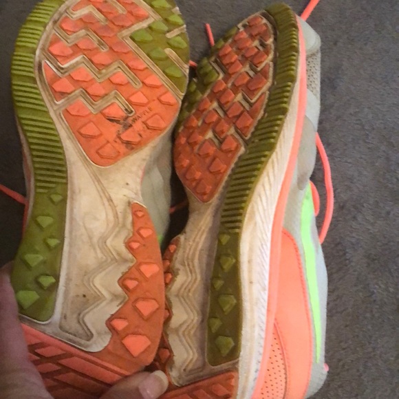 Nike’s - Picture 3 of 4